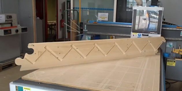 Puzzle joint to combine 2 parts of stair stringboard