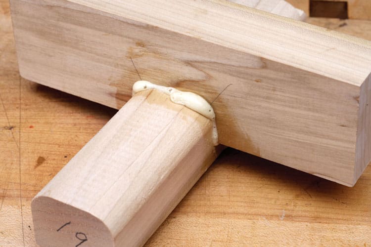 The expansion of polyurethane glue